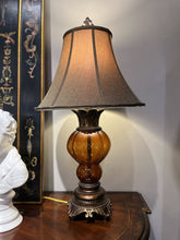 Load image into Gallery viewer, 32&quot; ETHAN ALLEN Amber Glass Ornate Lamp
