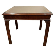 Load image into Gallery viewer, 26&quot; L x 21&quot; D x 22.5&quot; Henredon Mahogany End Table (w/glass top)
