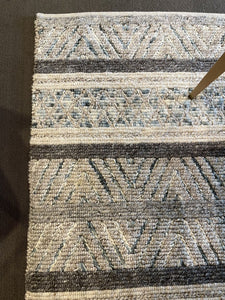 8' x 9'9" Suyra Linear Rendition Wool & Viscose Area Rug