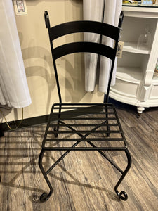 37" H x 20" x 24" Heavy Wrought Iron Chair