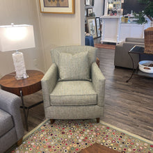 Load image into Gallery viewer, 30&quot; L x 33&quot; D x35.5&quot; H Bassett New American Accent Chair
