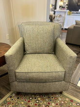 Load image into Gallery viewer, 30&quot; L x 33&quot; D x35.5&quot; H Bassett New American Accent Chair
