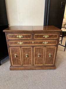 36"W x 31.5"H x 18"D Henredon Georgian Mahogany Flip Top Rolling Buffet Server