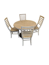 Load image into Gallery viewer, 48&quot; Kincaid &quot;Lindale&quot; Round w/ 20&quot; Leaf &amp; 4 Chairs (1Year Old) Purchased at Lazyboy
