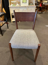 Load image into Gallery viewer, 33&quot;H x 21&quot;D x 18.5&quot;W McGee &amp; Co MCM Style Chair
