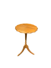 Load image into Gallery viewer, 17"Dia x 27"H Scallop Edge Pie Table
