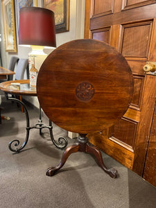 30"Dia x 29"H Antique Round Tilt Top Table