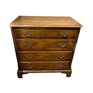 30"H x 29"L x 16"D Kittinger Williamsburg Chest of Drawers