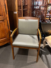 Load image into Gallery viewer, 34.5&quot;H x 22&quot;W x 21&quot;D Kimball Beo Guest Chair
