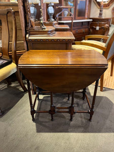 29"L x 25"H x 24"W Statton Drop Leaf table w/ Drawer