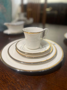Noritake Fine China Gold & Platinum Service for 8; 41 pc Set
