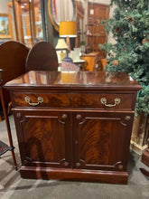Load image into Gallery viewer, 34.5&quot;W x 32.75&quot;H x 19&quot;D Kittinger Flip Top Server/ Sideboard
