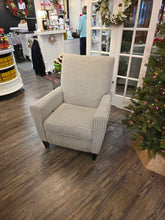 Load image into Gallery viewer, 32&quot; W x 40&quot; H Honey Comb Pattern Flex Steel Power Recliner (Imperfect)
