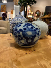 Load image into Gallery viewer, 9" Antique Chinese Melon Jar
