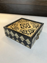 Load image into Gallery viewer, 5&quot; sq Whimsical Trinket Box
