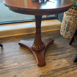 38" Dia. x 28.5" ETHAN ALLEN Townhouse Carved Pedestal Accent Table